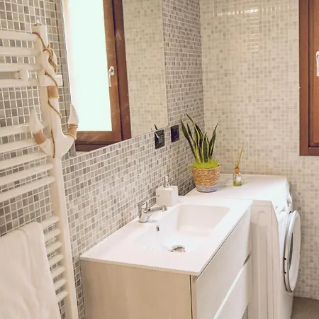 A Due Passi Da Bellagio Lake View House With Garden